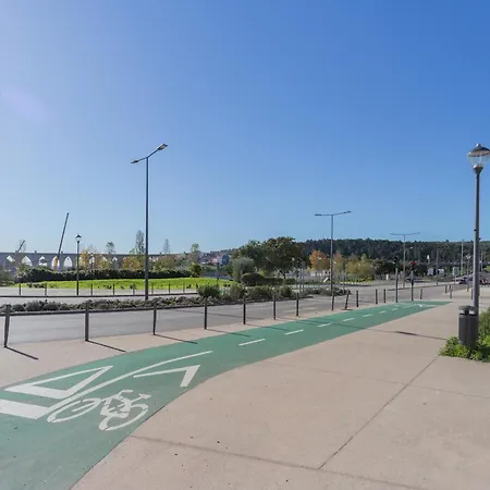 Ldapartments - Spacious Haven W/lift&garage Apartament