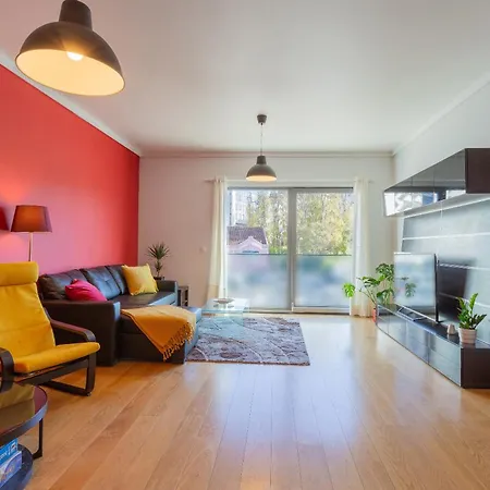 Ldapartments - Spacious Haven W/lift&garage Apartament