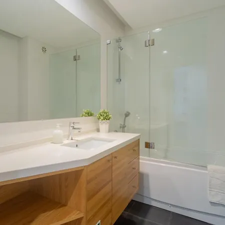 Lejlighed Ldapartments - Spacious Haven W/lift&garage *