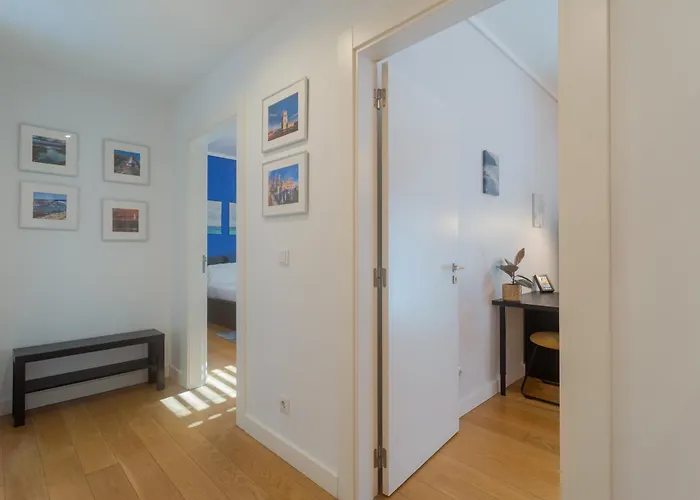 Ldapartments - Spacious Haven W/lift&garage Lägenhet *