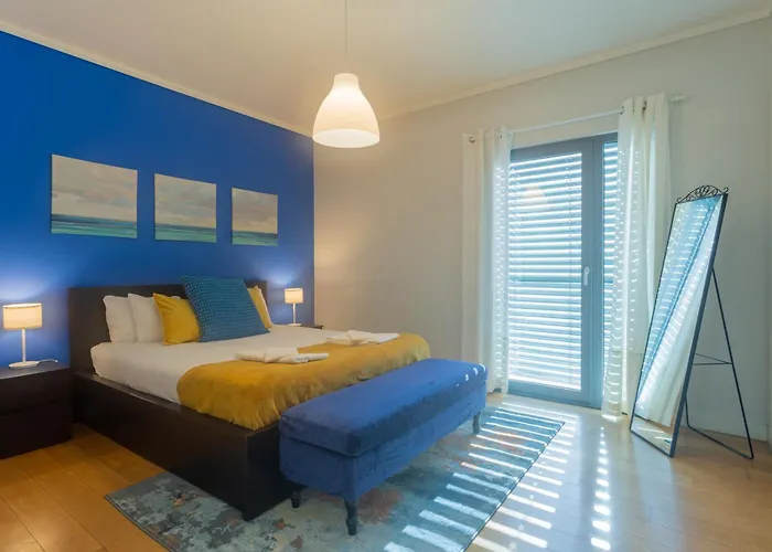 Ldapartments - Spacious Haven W/lift&garage Lägenhet *