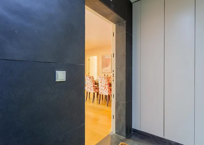 Lägenhet Ldapartments - Spacious Haven W/lift&garage